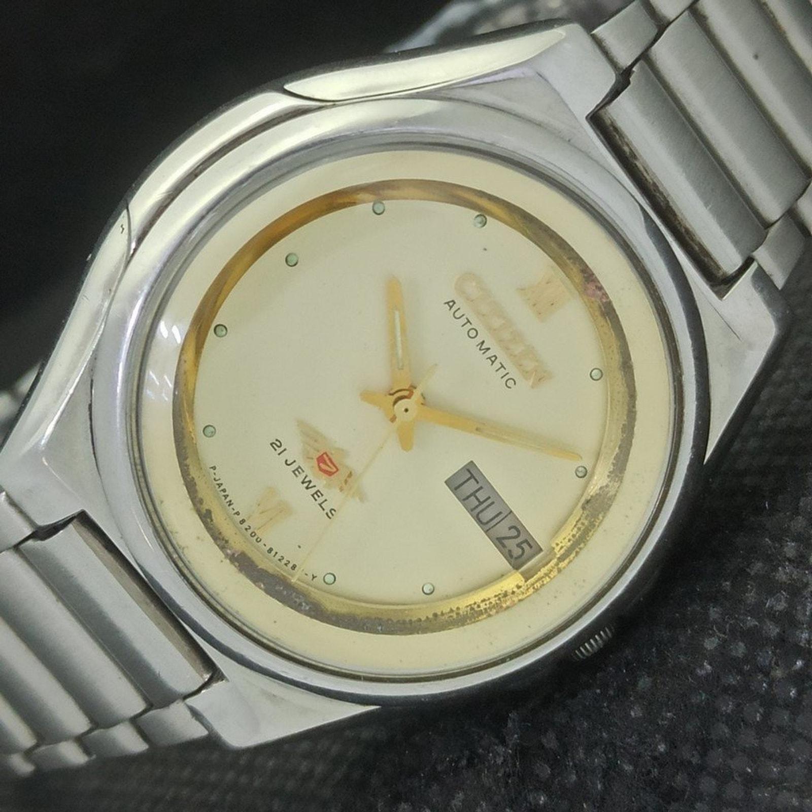 Vintage 1983 Citizen Automatic Mens Silver Watch WDaydate  Gold Accents